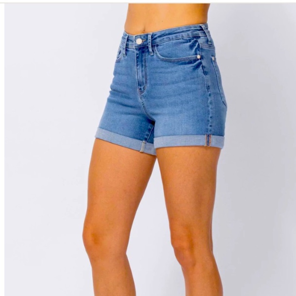 Judy blue XL cuffed shorts medium wash